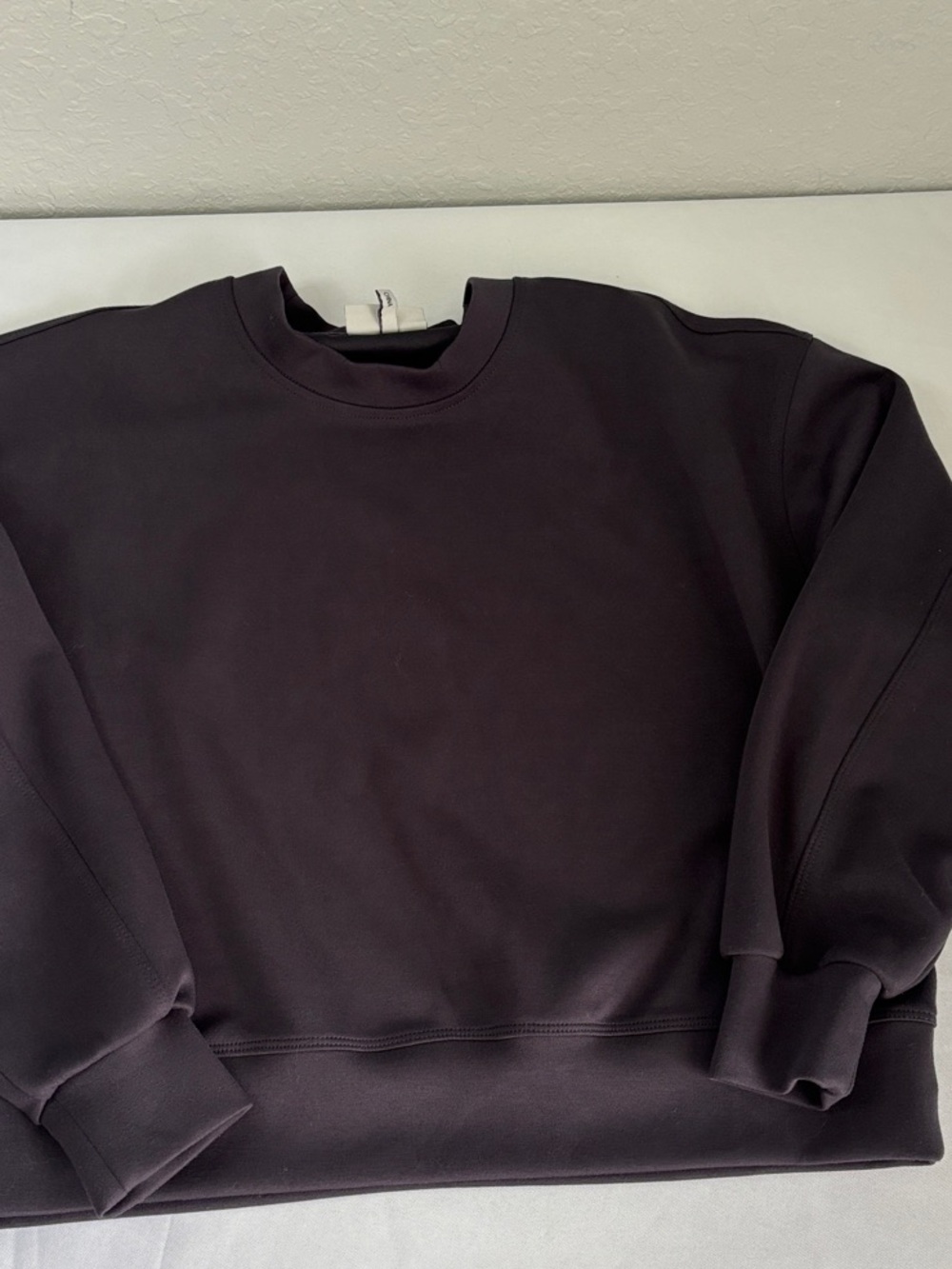 The GREii Cropped Crewneck Scuba Top Women’s Small Black Minimalist Lounge